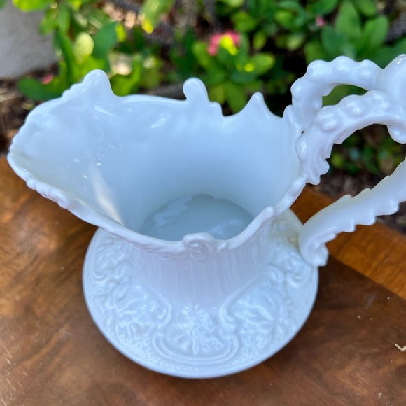 White creamer - Picture 2 of 6